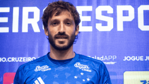 Por que o Cruzeiro contratou lateral do Flamengo e pode chegar a R$ 53 milhões gastos na posição?
