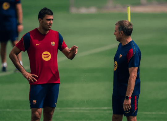 hansi flick e rodri barcelona