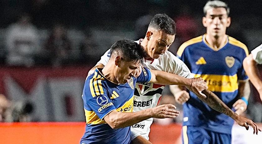 São Paulo e Boca Juniors em partida no Morumbis