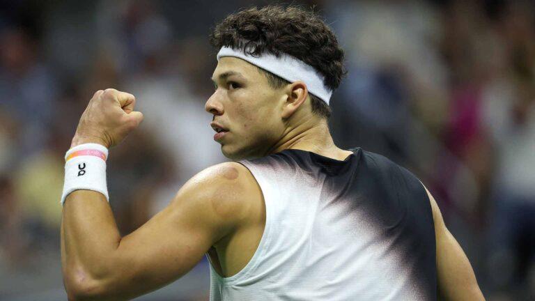 Em longo dia no US Open, Ben Shelton elimina Carlos Alcaraz nas quartas; confira o resumo