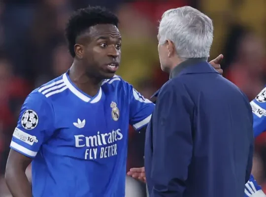 vinicius jr e mourinho real madrid