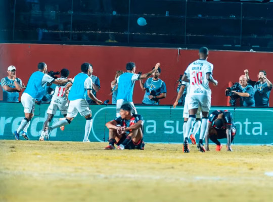 Vasco elimina Vitória pela Copa do Brasil