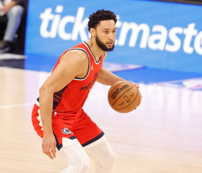 Simmons nos Kings.