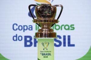 Semifinais da Copa do Brasil são tomadas por times que estão mal no Brasileirão; o que explica esse desempenho?