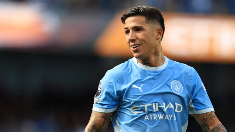 Enzo Fernández faz estreia pelo Manchester City e impressiona Maresca; confira