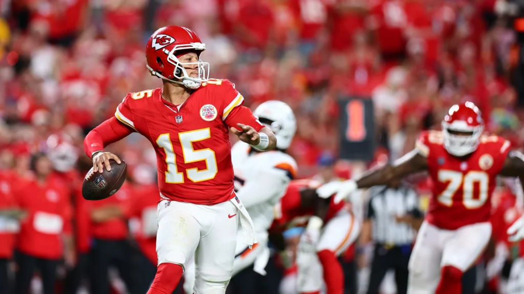 Chiefs atropela Broncos, mostra força com Mahomes e Kenneth Walker e volta a sonhar alto