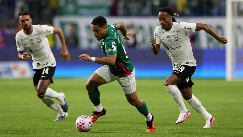 vitor roque
