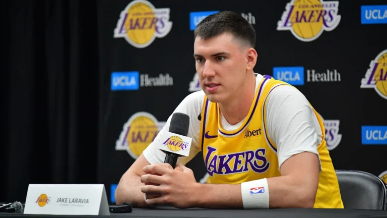 Los Angeles Lakers: Jake LaRavia mostra sinais de evolução para 2026-27