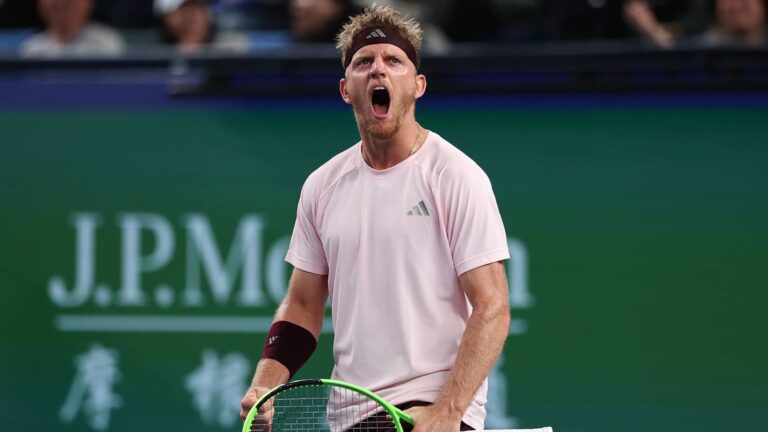 Alejandro Davidovich Fokina vira sobre Rafael Jodar e é campeão no Masters 1000 de Xangai