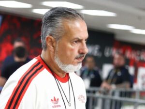 Por que o elenco recheado do Flamengo começa a causar problemas em outros âmbitos do clube?