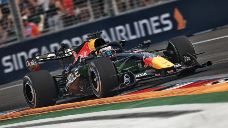 Verstappen faz volta primorosa e conquista a pole da sprint em Singapura