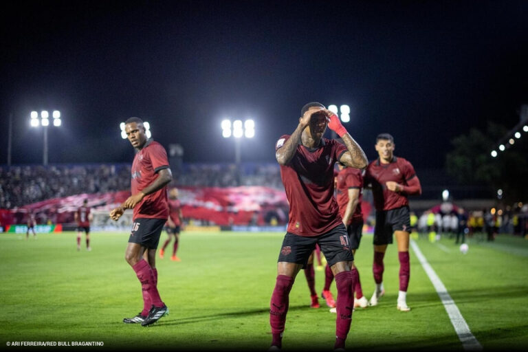RB Bragantino vence com show de Volpi e acaba com sonho do Cruzeiro de entrar no G-4