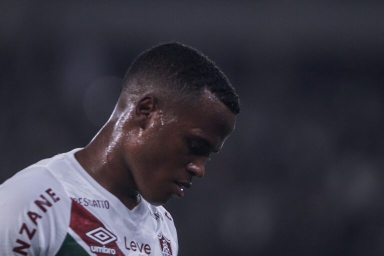 Fluminense reencontra Arias em clima de decisão: a idolatria ficou no passado, mas o respeito permanece?