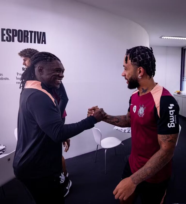 Seedorf tem cinco dias para mudar o Corinthians: o que o holandês precisa corrigir antes da estreia?