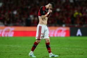 Flamengo decepciona contra o Estudiantes e mostra limitações que vão além dos pênaltis; confira as impressões do jogo