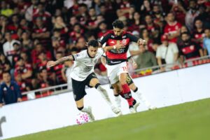 Flamengo conquista vitória importante para recuperar a liderança, mas atuação contra o Galo deixa dúvidas; confira as impressões do jogo