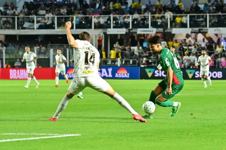 Palmeiras é dominado pelo Santos, empata sem gols e deixa Flamengo tranquilo pela liderança do Brasileirão