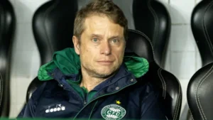 Por que demitir Fernando Seabra foi um grande erro para o Coritiba?