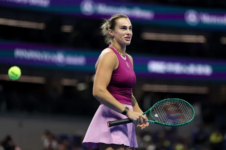 Em estreia no WTA 1000 de Pequim, Aryna Sabalenka derrota Renata Zarazúa com facilidade; veja os resultados do dia
