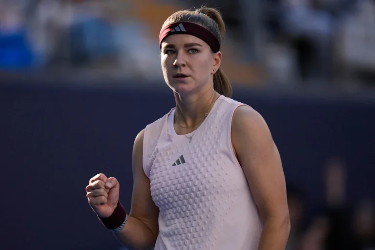 Mirra Andreeva e Karolína Muchová avançam para as quartas do WTA 1000 de Pequim; veja o resumo