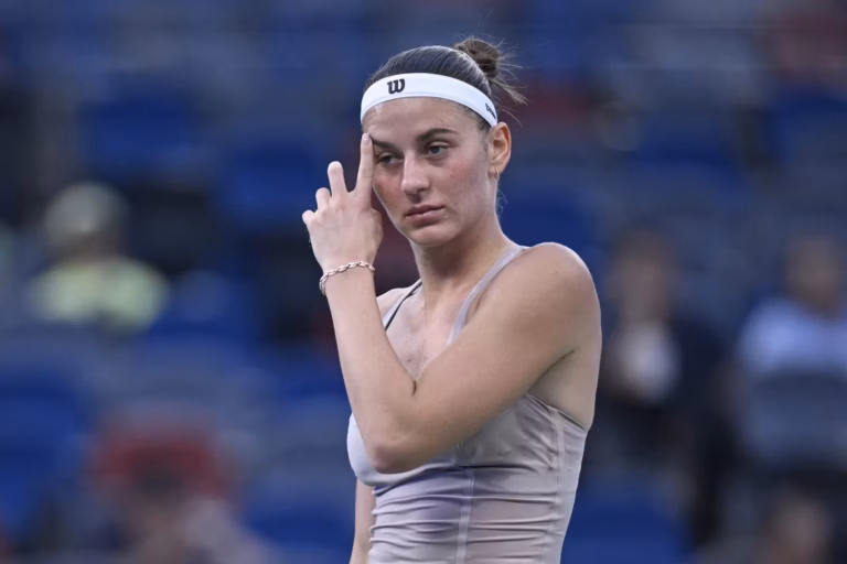 No WTA 1000 de Wuhan, Marta Kostyuk e Elise Mertens caem na estreia; confira o resumo do dia