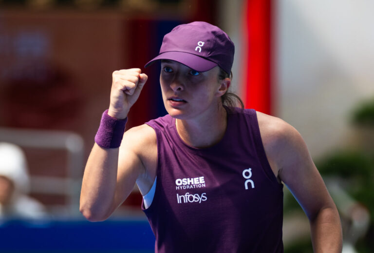 Iga Swiatek e Elina Svitolina avançam para as quartas do WTA 1000 de Wuhan; veja o resumo