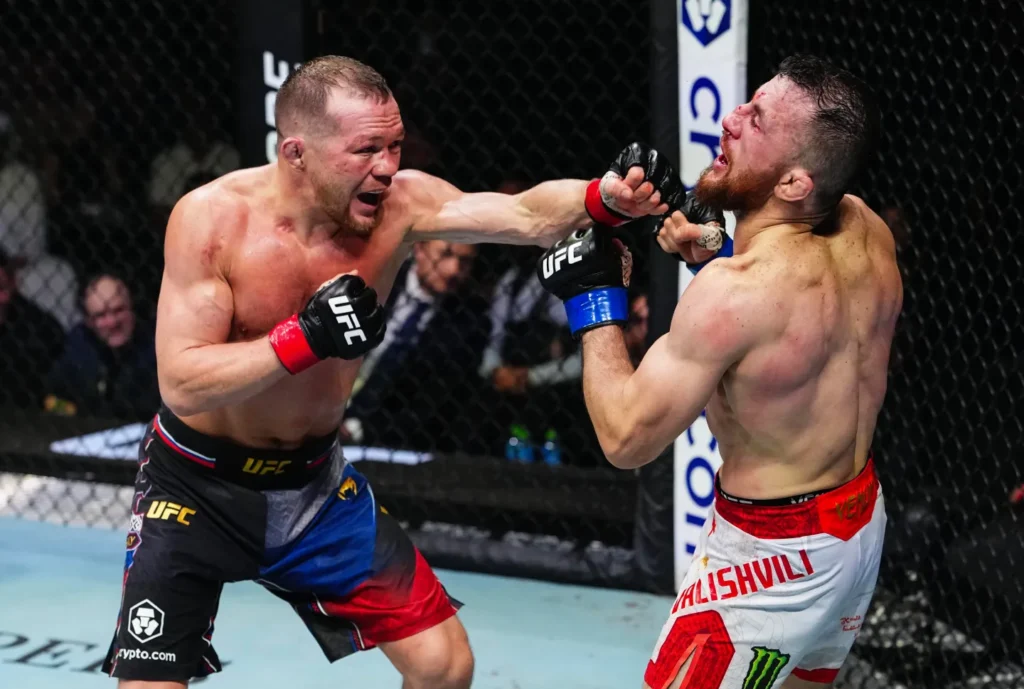 Petr Yan dá show no UFC 333 e derrota Merab Dvalishvilli por decisão unânime