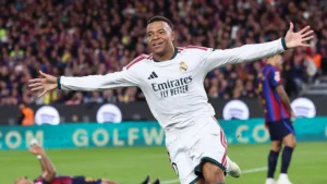 Mbappé brilha contra Yamal no El Clásico, mas disputa pela Bola de Ouro segue aberta
