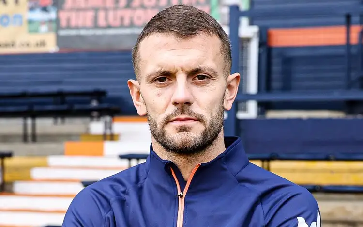 Jack Wilshere transformou o fim precoce da carreira em combustível para virar treinador